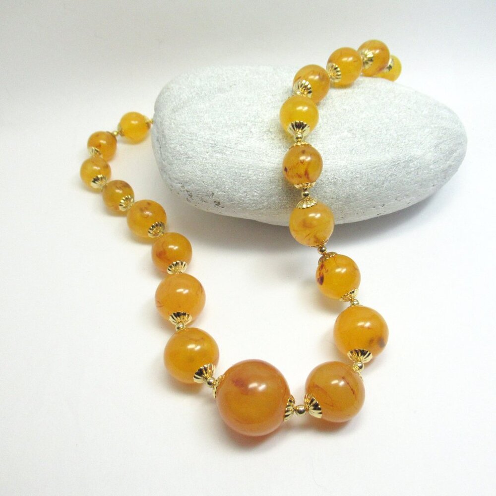 Faux Amber graduated necklace